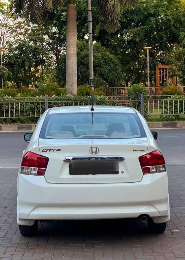 https://images10.gaadi.com/usedcar_image/4518135/original/processed_7d7b4cceddc74d8eb3aed74c42d2cda9.jpg?imwidth=6401
