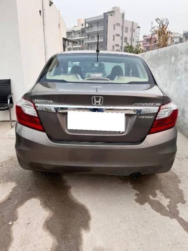 https://images10.gaadi.com/usedcar_image/4518141/original/processed_56330fb4-e444-483c-b135-b8b5d558a281.jpeg?imwidth=6401
