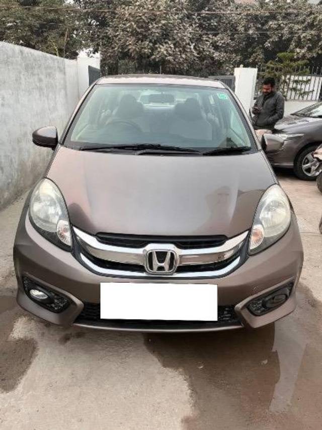 https://images10.gaadi.com/usedcar_image/4518141/original/processed_ac129a09-8c23-4fde-b94d-db58c16ff1fa.jpeg?imwidth=6400