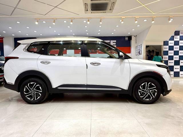 https://images10.gaadi.com/usedcar_image/4518144/original/processed_4800d2dbc27a7b7ebc1dc9e3ed2b4432.jpg?imwidth=6401