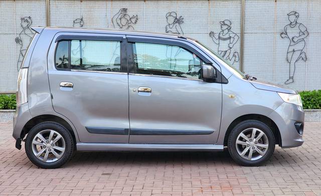 https://images10.gaadi.com/usedcar_image/4518145/original/93d00baf351232fd8e3e713c29d60ffe.jpg?imwidth=6401