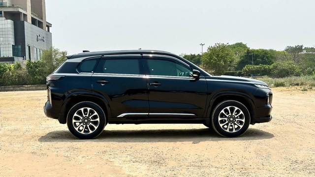 https://images10.gaadi.com/usedcar_image/4518146/original/processed_ea27a3098c4fd758ddecee336970a64a.jpg?imwidth=6401