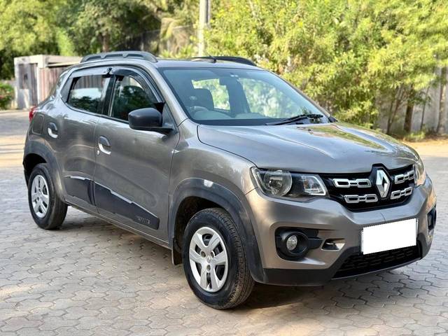https://images10.gaadi.com/usedcar_image/4518148/original/processed_f93bcfec6d387e96ee103b291d96d2ae.jpg?imwidth=6400