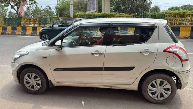 https://images10.gaadi.com/usedcar_image/4518149/original/processed_c6a2ee35-2183-46d2-8822-bc9ab439fb02.jpg?imwidth=6402
