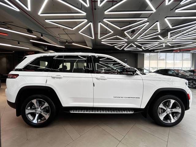 https://images10.gaadi.com/usedcar_image/4518150/original/processed_f62f0117f2bb236fc3e0106e97c4b5d9.JPG?imwidth=6401