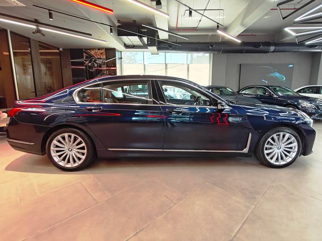 https://images10.gaadi.com/usedcar_image/4518160/original/8b43336b2b86d008a6bea180d65af273.jpg?imwidth=6401