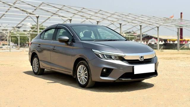 https://images10.gaadi.com/usedcar_image/4518162/original/processed_97e27e289ad79da14366cda2d7f04f99.jpg?imwidth=6400