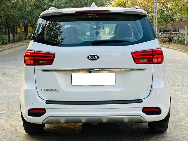 https://images10.gaadi.com/usedcar_image/4518164/original/processed_7b659eb9dbb1b54ad6d336fcba3867c0.jpg?imwidth=6402