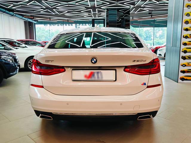 https://images10.gaadi.com/usedcar_image/4518165/original/processed_052e4f0157f8e1a093d1f43f26485c15.jpg?imwidth=6402