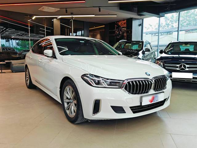 https://images10.gaadi.com/usedcar_image/4518165/original/processed_2dec7ad15e9ca9540346d208fa7f1059.jpg?imwidth=6400