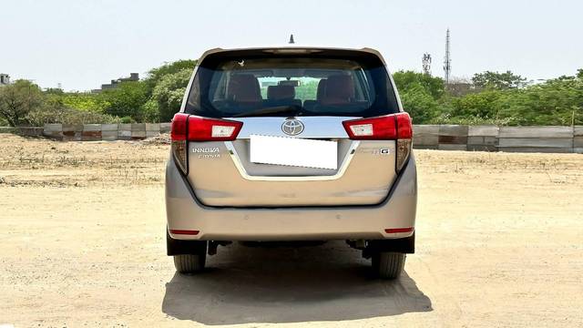 https://images10.gaadi.com/usedcar_image/4518170/original/processed_25812fd364adbedcddf095be09885cac.jpg?imwidth=6402