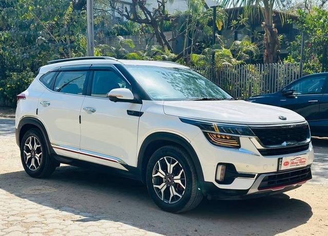 https://images10.gaadi.com/usedcar_image/4518172/original/processed_f8d8ffbc9734760d0c13a9e293cc96f2.jpg?imwidth=6400