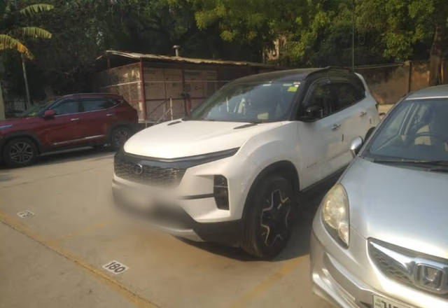 https://images10.gaadi.com/usedcar_image/4518182/original/0a56bda7-cfc9-4df3-8943-dd2910f8e615.?imwidth=6401