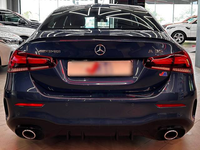 https://images10.gaadi.com/usedcar_image/4518184/original/processed_9efbaedd21ce9ee03a7d0276fb09e3bb.JPG?imwidth=6402