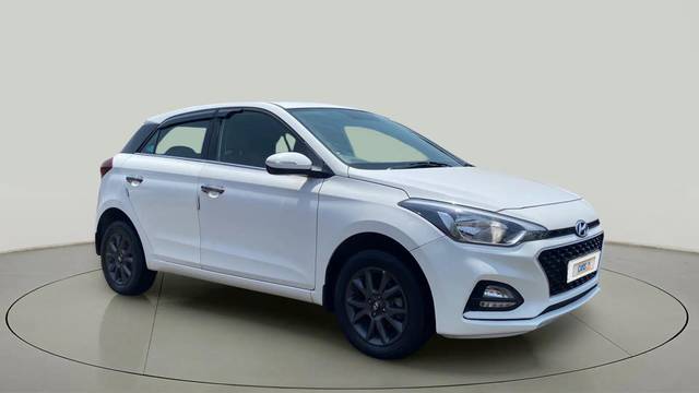 https://images10.gaadi.com/usedcar_image/4518190/original/5d2884097a8e08dc32d762c183f6e346.jpg?imwidth=6400