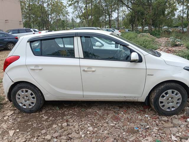 https://images10.gaadi.com/usedcar_image/4518215/original/99e24797-747d-4088-ac2a-b35d76eeb360.jpg?imwidth=6401