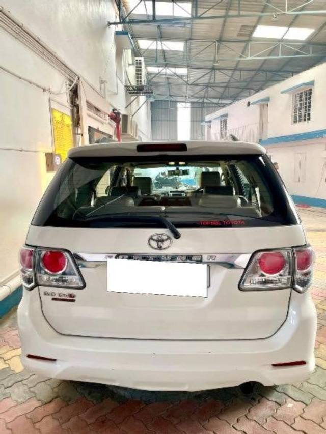 https://images10.gaadi.com/usedcar_image/4518230/original/processed_3eb96cd8-05e6-4d26-aeeb-e9eb0e8a284c.jpg?imwidth=6401