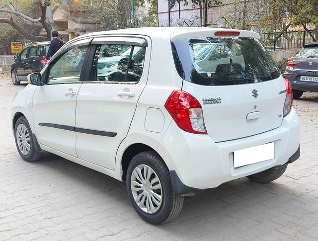 https://images10.gaadi.com/usedcar_image/4518241/original/processed_b70bb88a8ae4e765d20fc850bb43c5ab.jpg?imwidth=6401