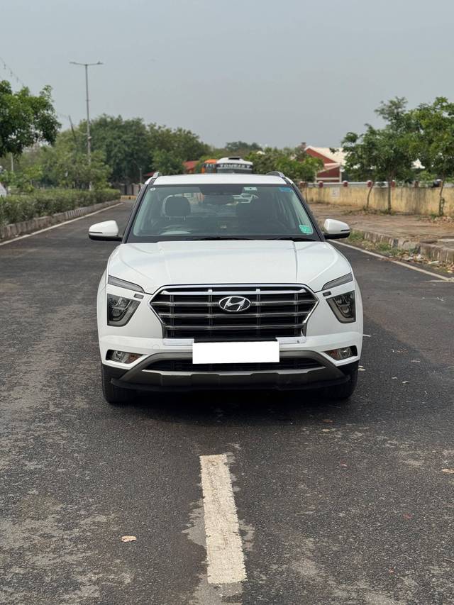 https://images10.gaadi.com/usedcar_image/4518245/original/processed_9d2ac8dcd03de3ba077fa6d84218aa4f.jpg?imwidth=6400