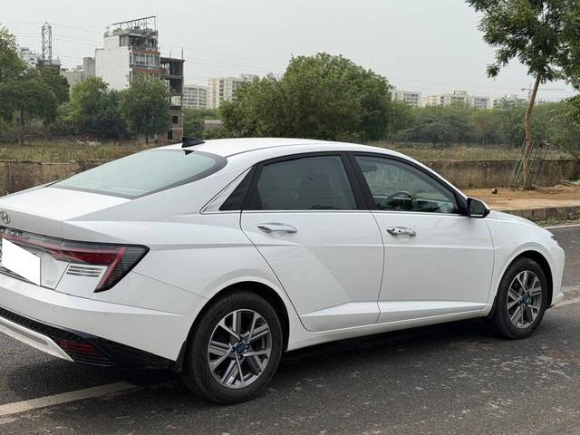 https://images10.gaadi.com/usedcar_image/4518252/original/processed_79011d1945d6fd46300d4e9cdbb8d602.jpg?imwidth=6402