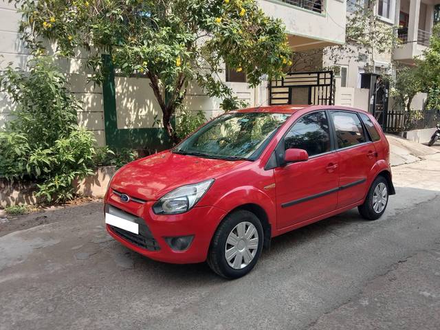 https://images10.gaadi.com/usedcar_image/4518259/original/processed_67775a58e99d6c8ce3be7226040aa092.jpg?imwidth=6401