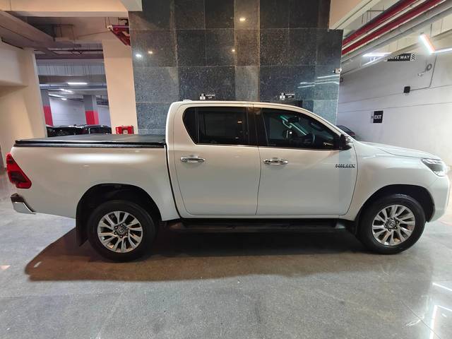 https://images10.gaadi.com/usedcar_image/4518260/original/processed_64795ebcf2acbe4d8eba9017443a6b62.jpg?imwidth=6401