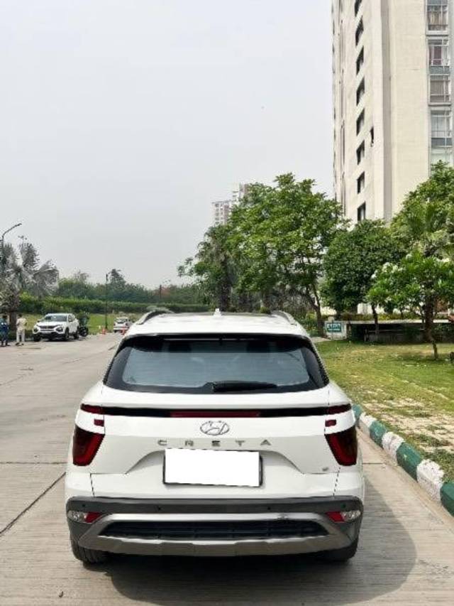 https://images10.gaadi.com/usedcar_image/4518262/original/processed_2ee11d77-a59e-4fd1-a152-5a37b2db915b.jpeg?imwidth=6402
