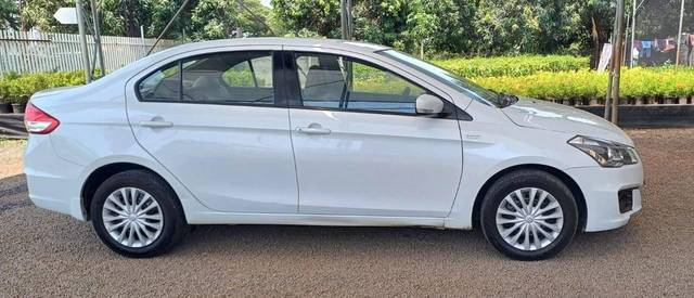 https://images10.gaadi.com/usedcar_image/4518263/original/processed_8d6fac34c09a5fea13b718edfbce1d58.jpg?imwidth=6401