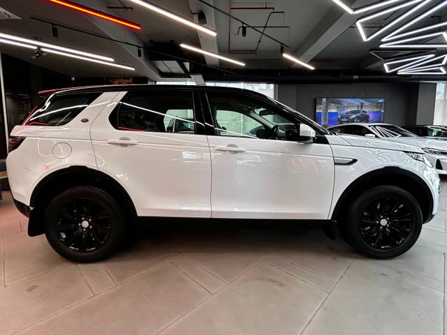 https://images10.gaadi.com/usedcar_image/4518266/original/5818367c17d721aca992a59450d14d94.JPG?imwidth=6401