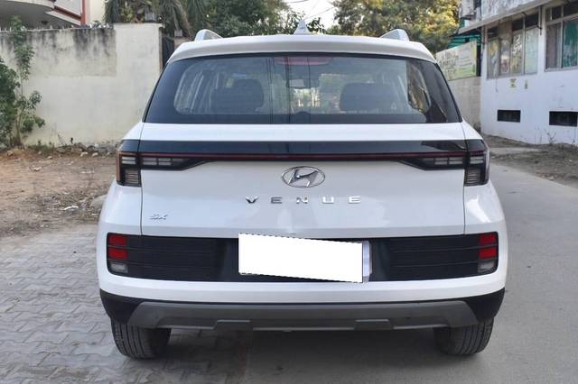https://images10.gaadi.com/usedcar_image/4518270/original/processed_0444edf8859a7e3881d15231ae1d6a02.jpg?imwidth=6402