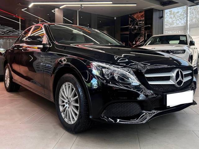 https://images10.gaadi.com/usedcar_image/4518274/original/processed_99cd464d1a485b2512fee1314f5c4569.JPG?imwidth=6400