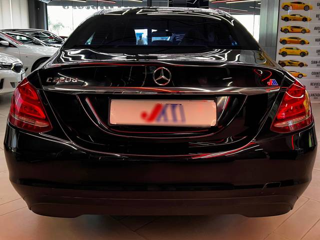 https://images10.gaadi.com/usedcar_image/4518274/original/processed_f00d1a9b79d67f324f51149b4ac9b4cd.JPG?imwidth=6402