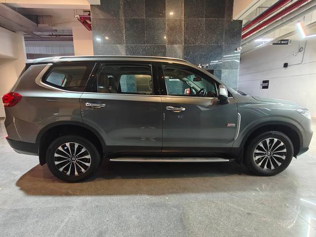 https://images10.gaadi.com/usedcar_image/4518275/original/65dc727fb01212213a401ccc0028b577.jpg?imwidth=6401