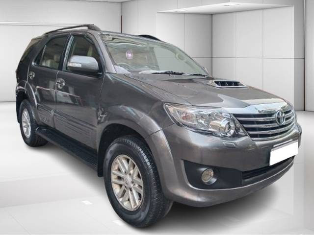 https://images10.gaadi.com/usedcar_image/4518284/original/561b2438f7e2c28498d8a9e432333801.jpeg?imwidth=6400