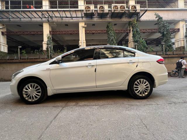 https://images10.gaadi.com/usedcar_image/4518287/original/c37fe0a66792ec2a6cc8aeb941ecf115.jpg?imwidth=6402