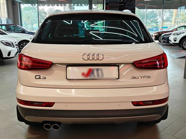 https://images10.gaadi.com/usedcar_image/4518296/original/processed_f3c4913f006ea3d151820b047c7f6f8a.jpg?imwidth=6402