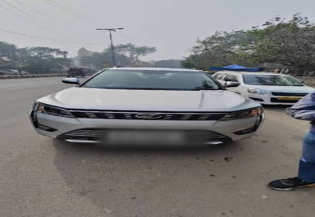 https://images10.gaadi.com/usedcar_image/4518299/original/f88f03a4-f46d-47fa-aecb-df6ae70bc9a6.?imwidth=6400