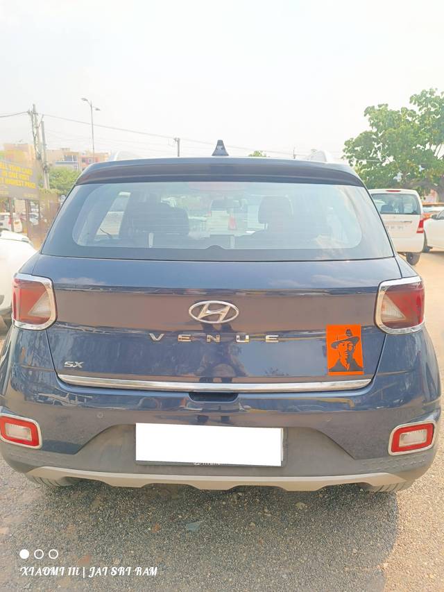 https://images10.gaadi.com/usedcar_image/4518301/original/processed_87ab3e077884957a9709334d4d3e42d0.jpg?imwidth=6402