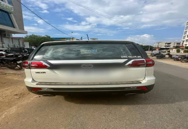 https://images10.gaadi.com/usedcar_image/4518304/original/0f491b96-ee82-4eba-8839-4f4e8f4f3c73.?imwidth=6402