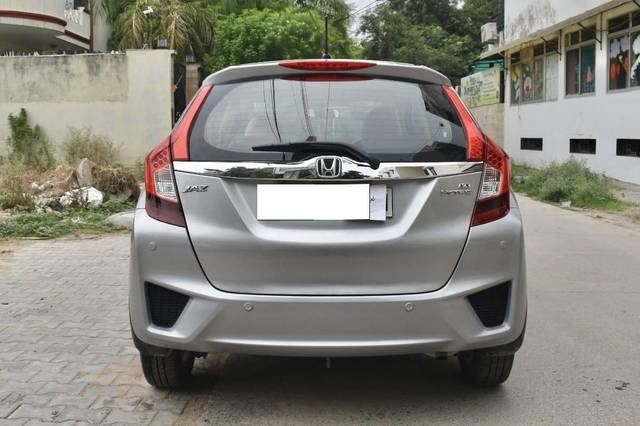https://images10.gaadi.com/usedcar_image/4518305/original/processed_bf11c420b16fc00418036459a986ba45.jpg?imwidth=6402