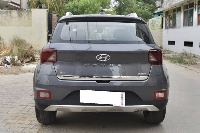 https://images10.gaadi.com/usedcar_image/4518317/original/processed_0a1dafbc614baa8407783e9531990430.jpg?imwidth=6402