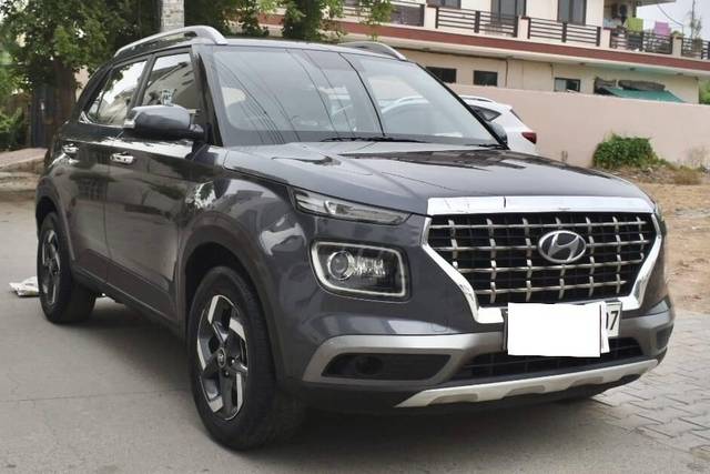 https://images10.gaadi.com/usedcar_image/4518317/original/processed_6c403c524161d027450ff974231212bf.jpg?imwidth=6400