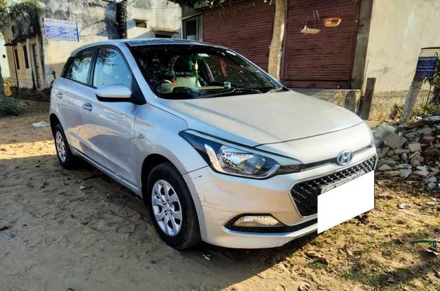 https://images10.gaadi.com/usedcar_image/4518321/original/processed_675f38b271840c2d67a8092c3d83b674.jpg?imwidth=6400