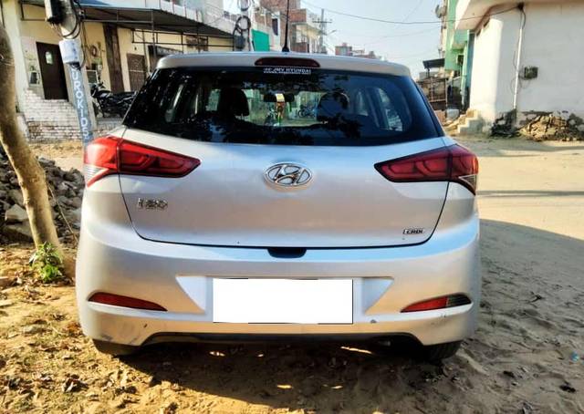 https://images10.gaadi.com/usedcar_image/4518321/original/processed_7d5cede47d17e4dcb5c11f333f1638b1.jpg?imwidth=6401