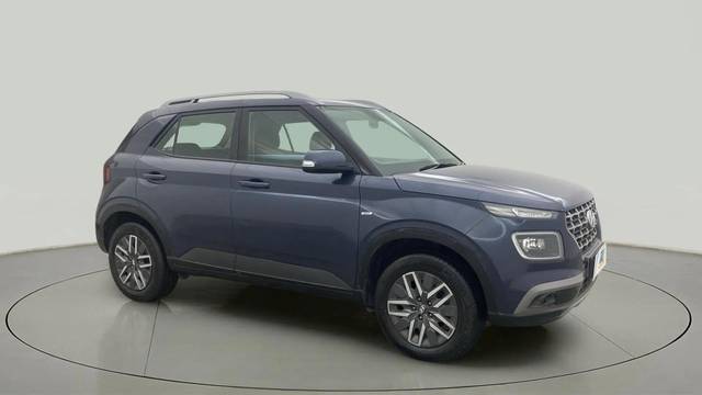 https://images10.gaadi.com/usedcar_image/4518369/original/7da5eac9d9e59791d6d6ced881a3b668.jpg?imwidth=6400