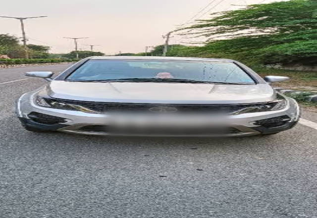 https://images10.gaadi.com/usedcar_image/4518373/original/75f399ed-d972-49f7-b89f-3a1e7ebd91ea.?imwidth=6401