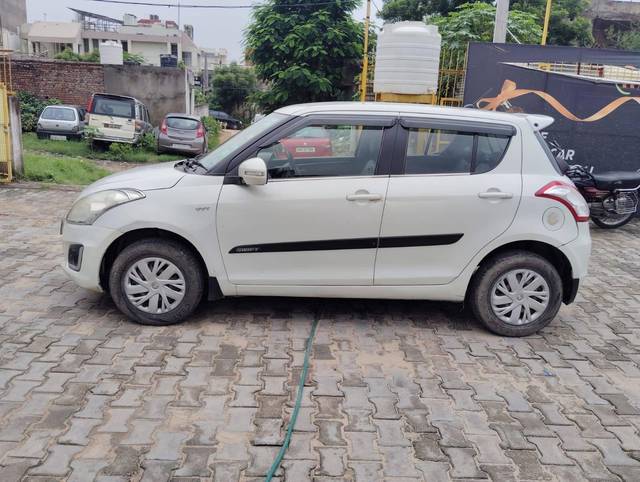 https://images10.gaadi.com/usedcar_image/4518376/original/processed_02252de77be0ac898fc96d4d27fbabc7.jpg?imwidth=6402