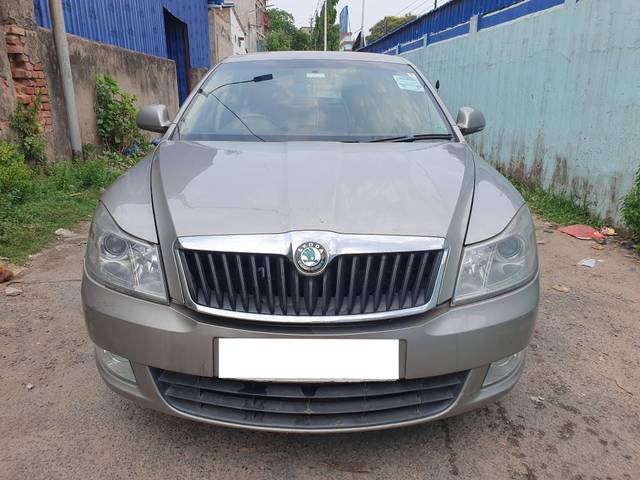 https://images10.gaadi.com/usedcar_image/4518380/original/processed_9caeb55da87ff447ebeadacb19590934.jpg?imwidth=6402