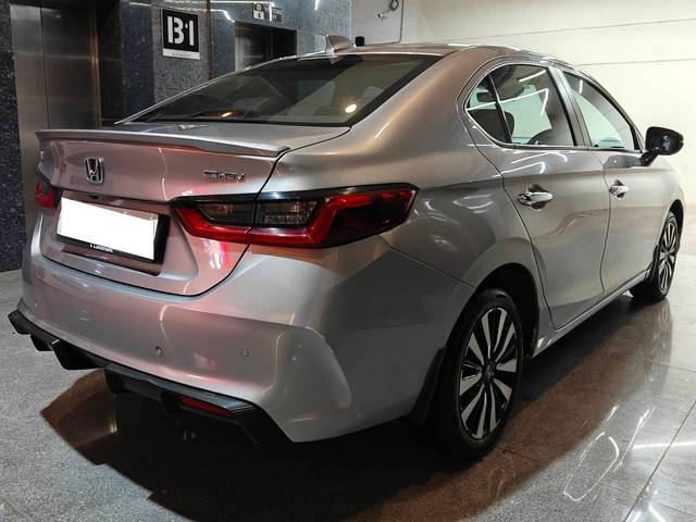https://images10.gaadi.com/usedcar_image/4518386/original/processed_7f73bac3e67e872b76455779bfc44b4e.jpg?imwidth=6402