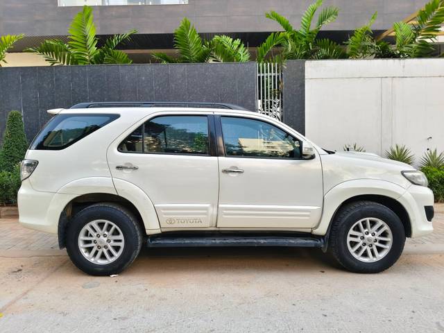 https://images10.gaadi.com/usedcar_image/4518394/original/processed_4dc5bc53-42c6-4191-b970-2914a98b3478.jpg?imwidth=6401